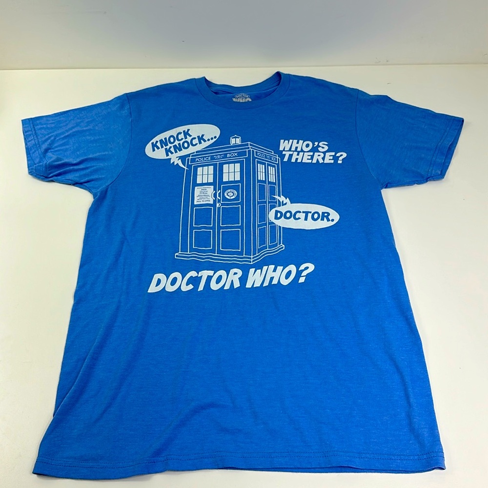 Doctor Who T-Shirt “Knock Knock Who’s There?” Adult size medium great shape